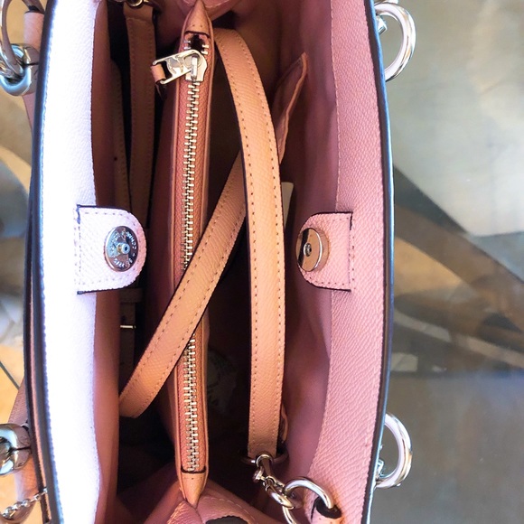 Pink Coach - Picture 4 of 5